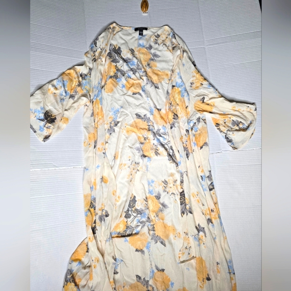 Torrid 1/2 Georgette Floral Kimono with Blue and Yellow Flowers
